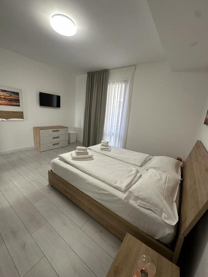 Cavour Apartment Center Bardolino Exteriör bild